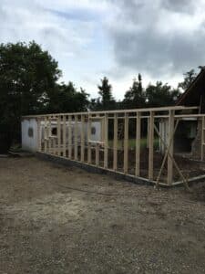 Totalrenovering før – eksisterende bygning nedtaget til bærende konstruktion